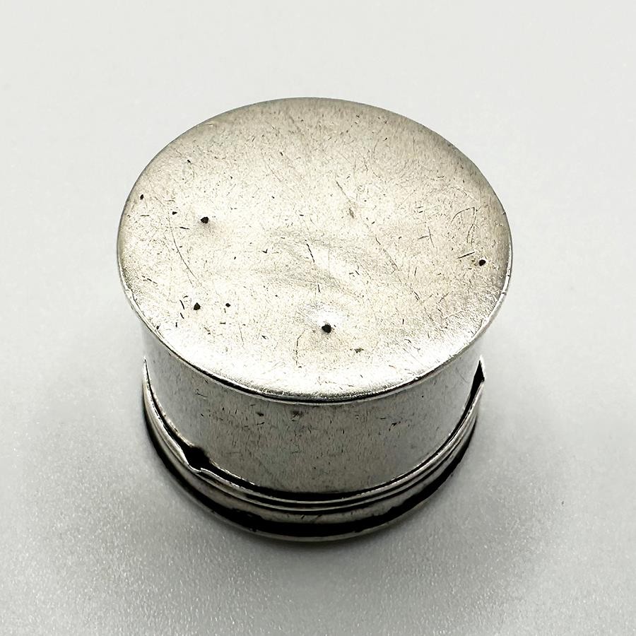LATE 17TH / EARLY 18TH SOLID SILVER CENTURY COUNTER BOX c1700