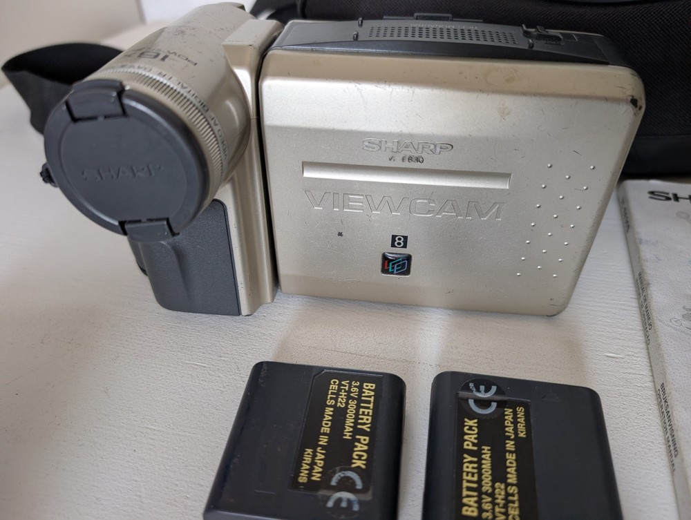 Sharp Viewcam VL-E630S camcorder Video recorder with extras– Tested working