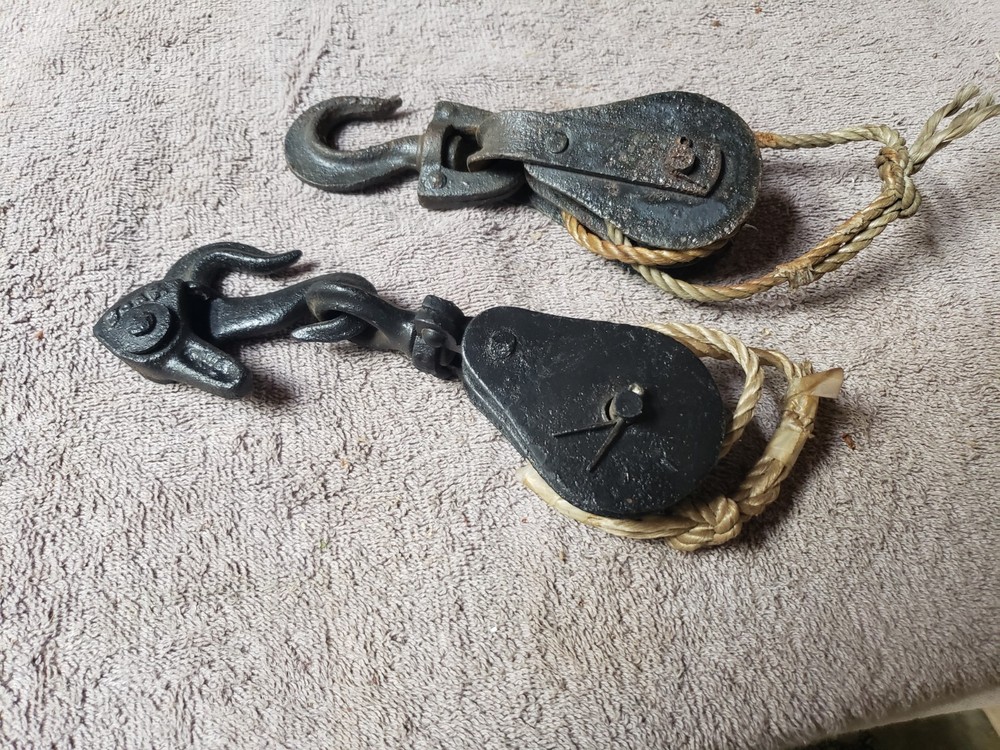 VINTAGE RIGGING PULLEYS
