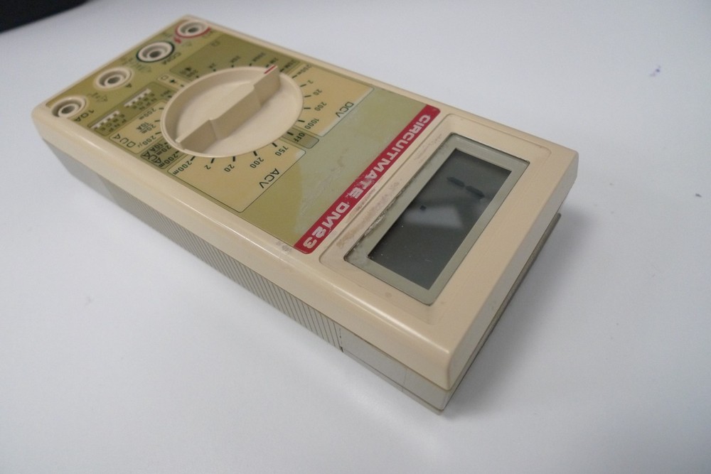 Circuitmate Digital Multi Meter DM423 Transistor Tester 10A