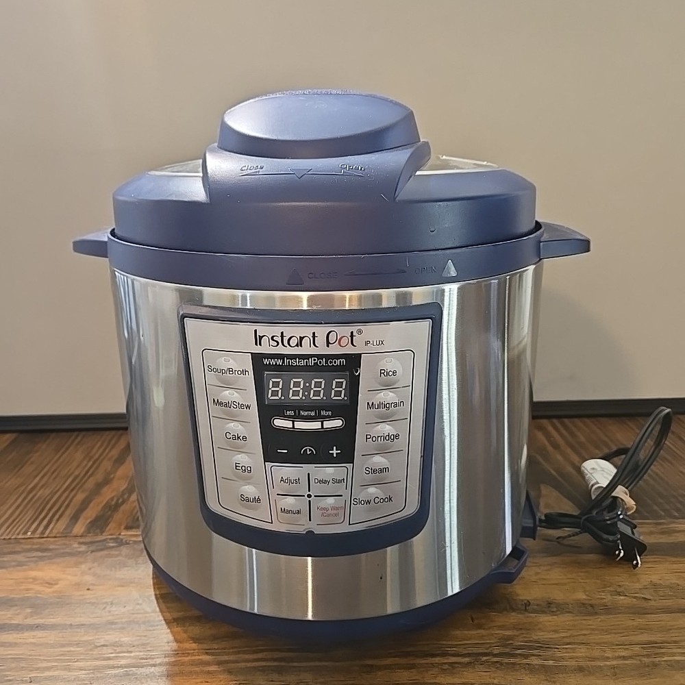Instant Pot Navy Blue Multi-Function IP-LUX 60 - 6 Quart - Tested Works Great