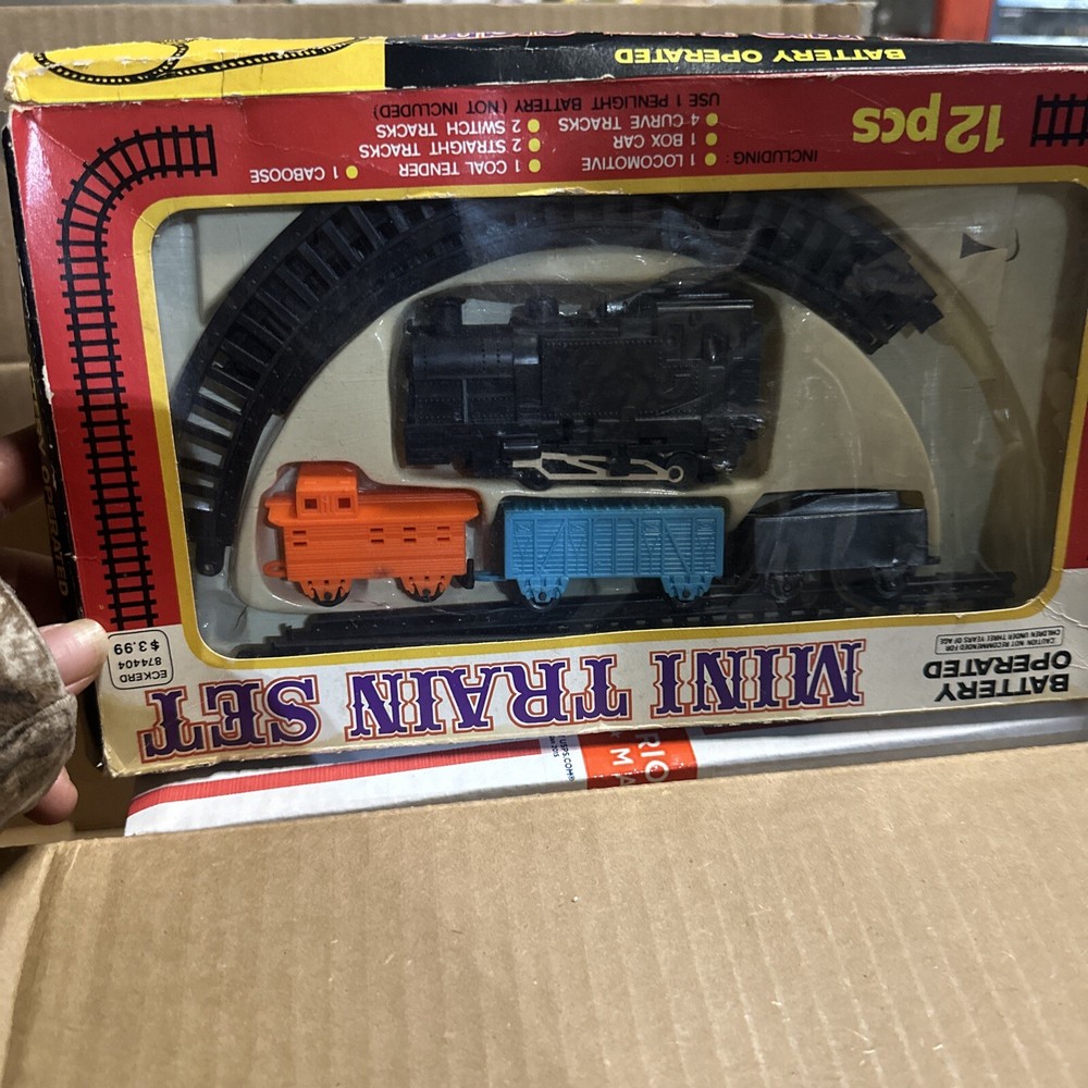 VINTAGE BATTERY OPERATED MINI TRAIN SET 12 Piece Open Box