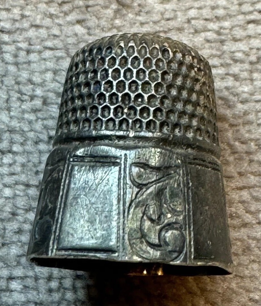 Antique Sterling Silver Thimble size 8