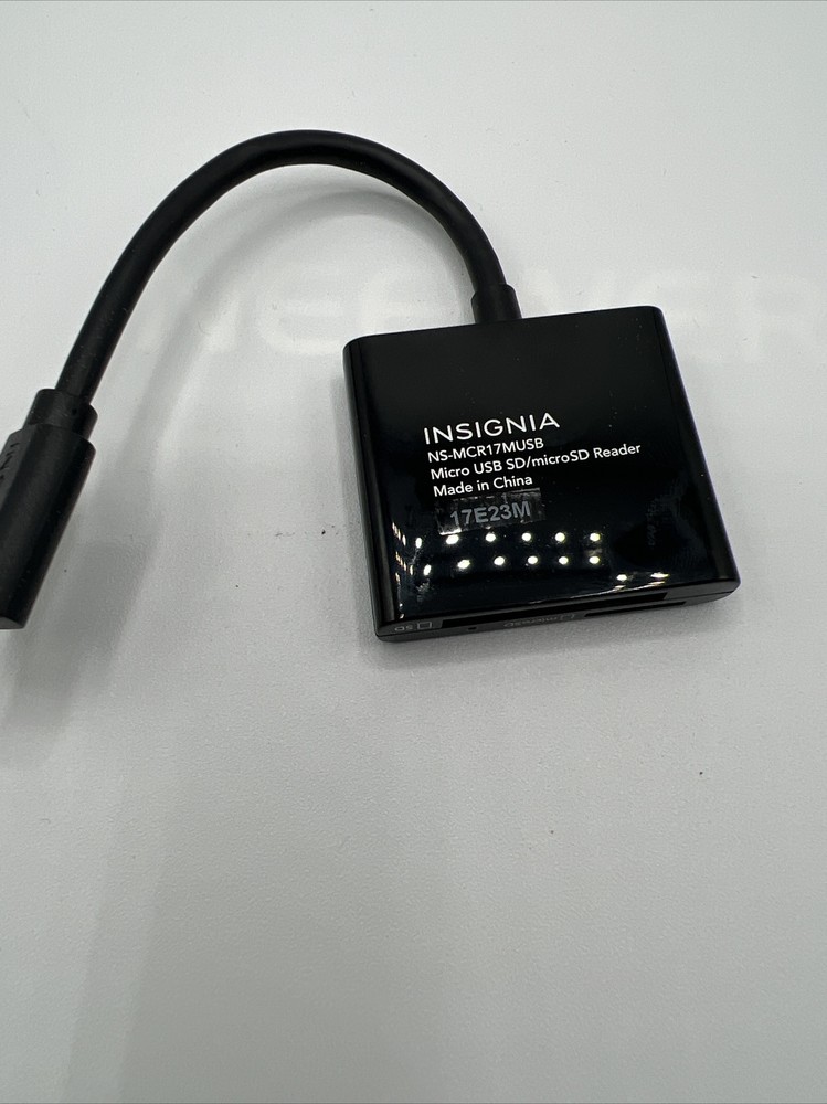 Memory Card Reader Micro USB SD & Micro SD Card Reader Insignia