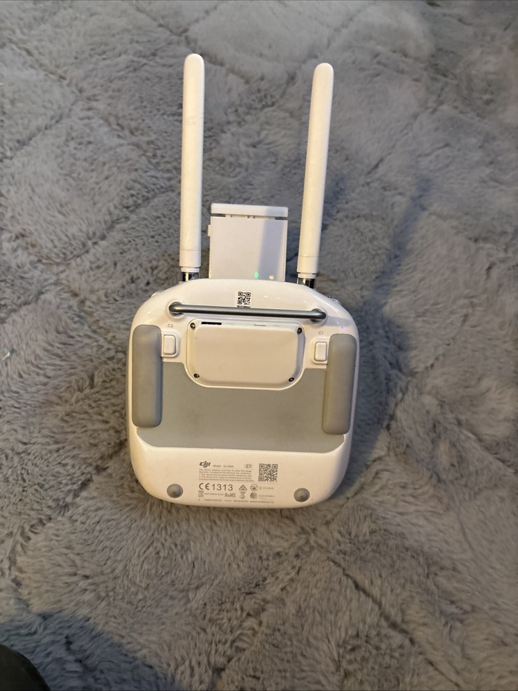 DJI Phantom 3 Advanced Quadcopter No Camera Needs Replacement Legs Also Flys