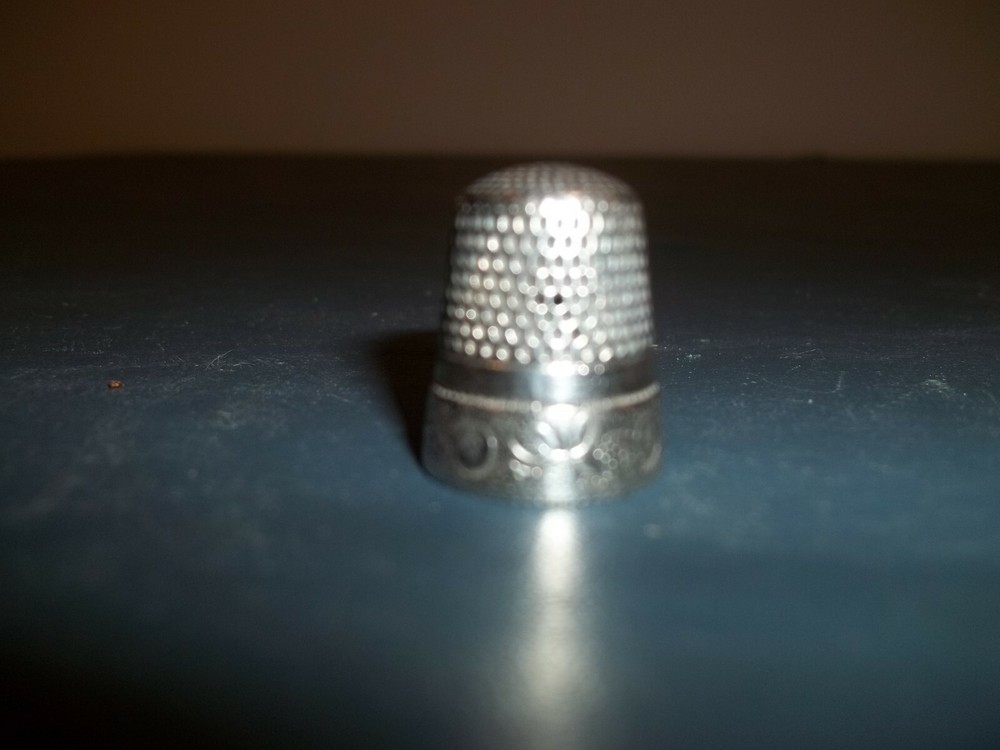Vintage Flower Patterned Size 10 Sterling Thimble Solid Heavy Clean