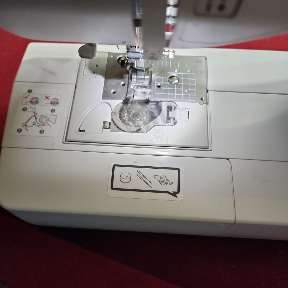 Brother Project Runway CE1125PRW Computerized Sewing