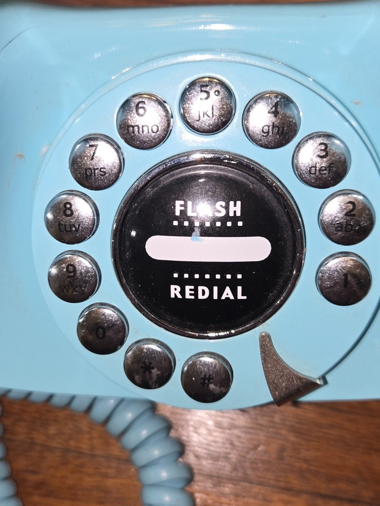 Turquoise phone reproduction