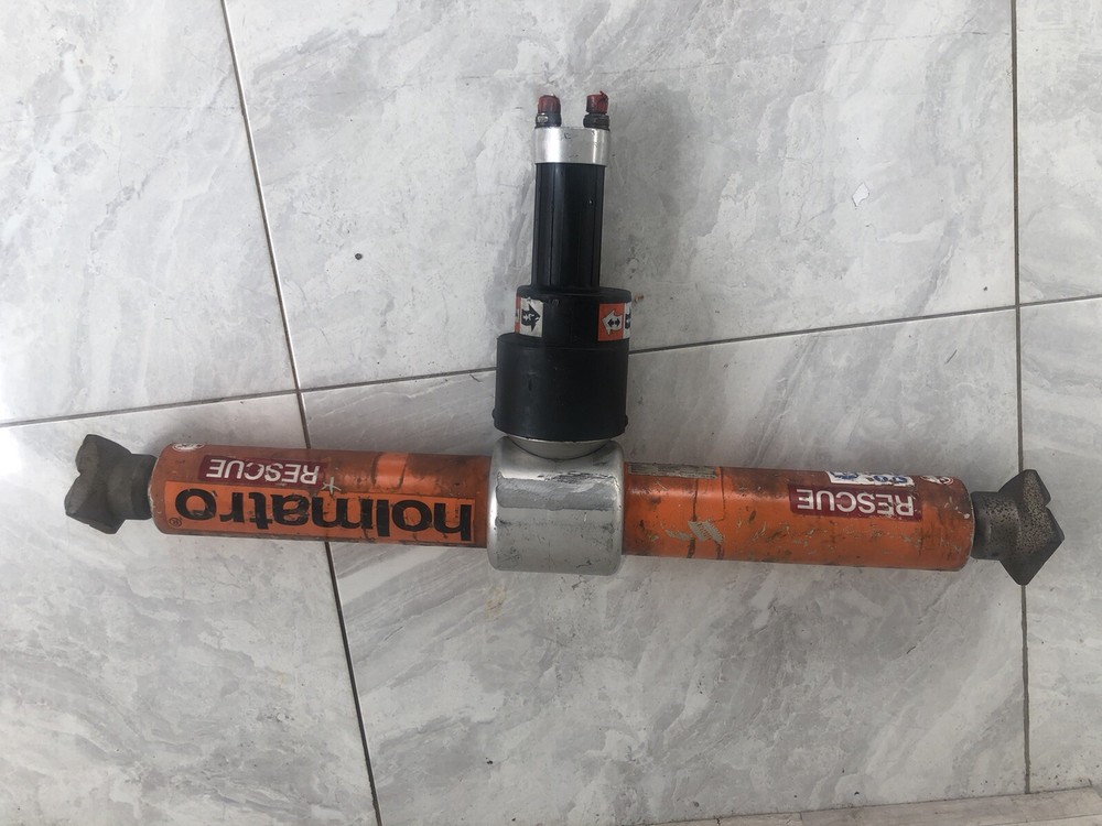 Holmatro Model 2004 Hydraulic Ram Rescue Tools