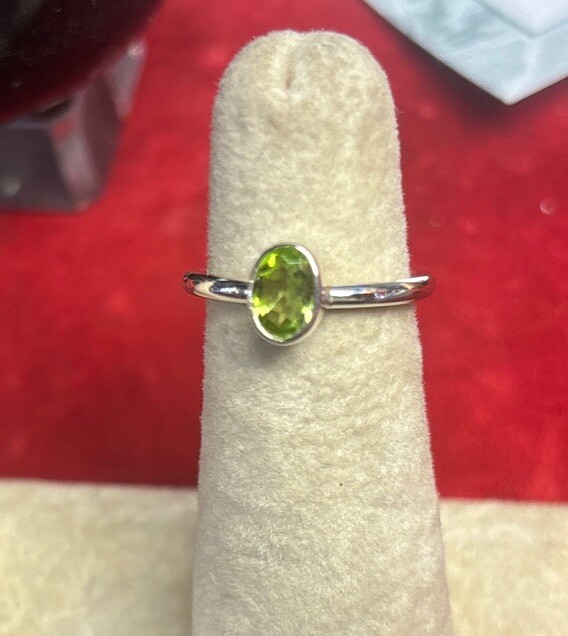 Sterling silver stackable ring size 7 Faceted Peridot
