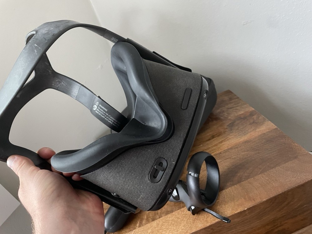 Meta Oculus Quest 1 VR Virtual Reality Headset MH-B Controllers & Case Untested