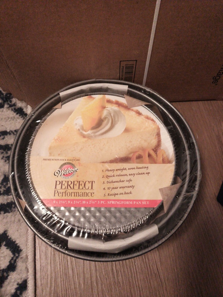 Wilton Perfect Performance 3 Piece Springform Pan Set NEW Non-Stick Bakeware