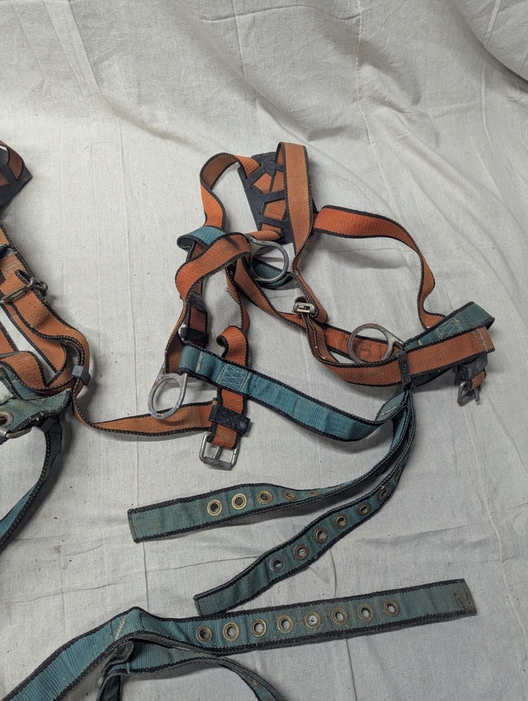 MSA ROSE PULLOVER SAFETY HARNESS And Belt Lot