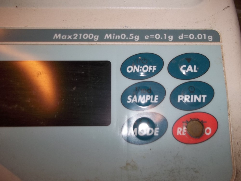 A&D GF-2000 COMPACT BENCH SCALE 2100G MAX 0.5G MIN (710)