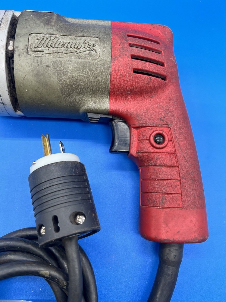 MILWAUKEE TOOLS 5392-1 3/8"HAMMER DRILL W/CASE CORDED