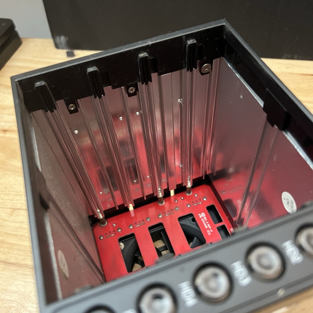 Addonics - Disk Array 4SA Storage Drive Cage