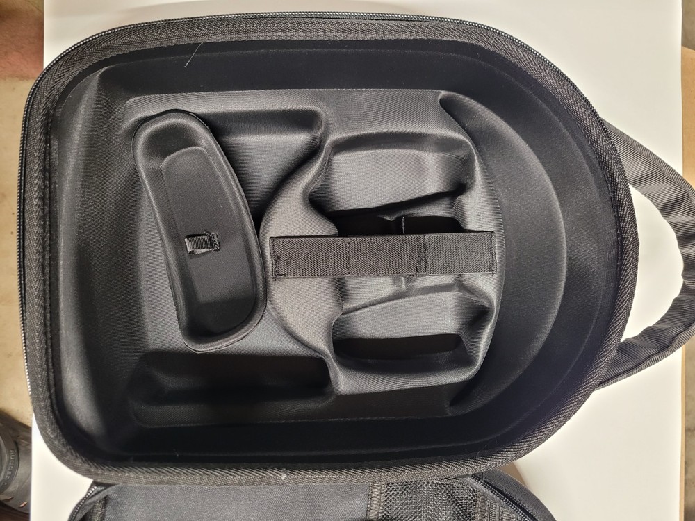 Typecase Carrying Case for VR Headset Oculus Quest 2 With Elite Strap Excellent