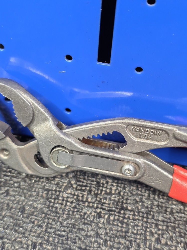 Matco Tools PC6 6” Knipex Cobra Pliers Adjustable Water Pump