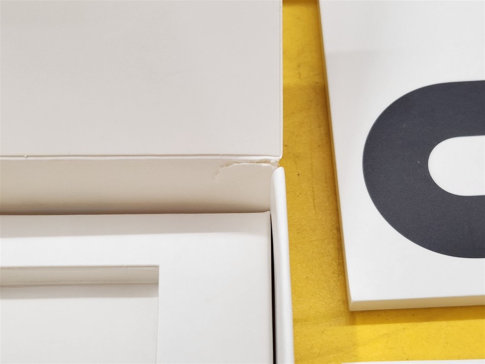 ⭐️⭐️⭐️⭐️⭐️ Oculus Quest 2 **OEM BOX ONLY** w Manuals