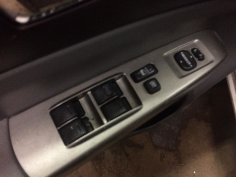 PRIUS 2005 Fuse Box, Cabin 304713-1