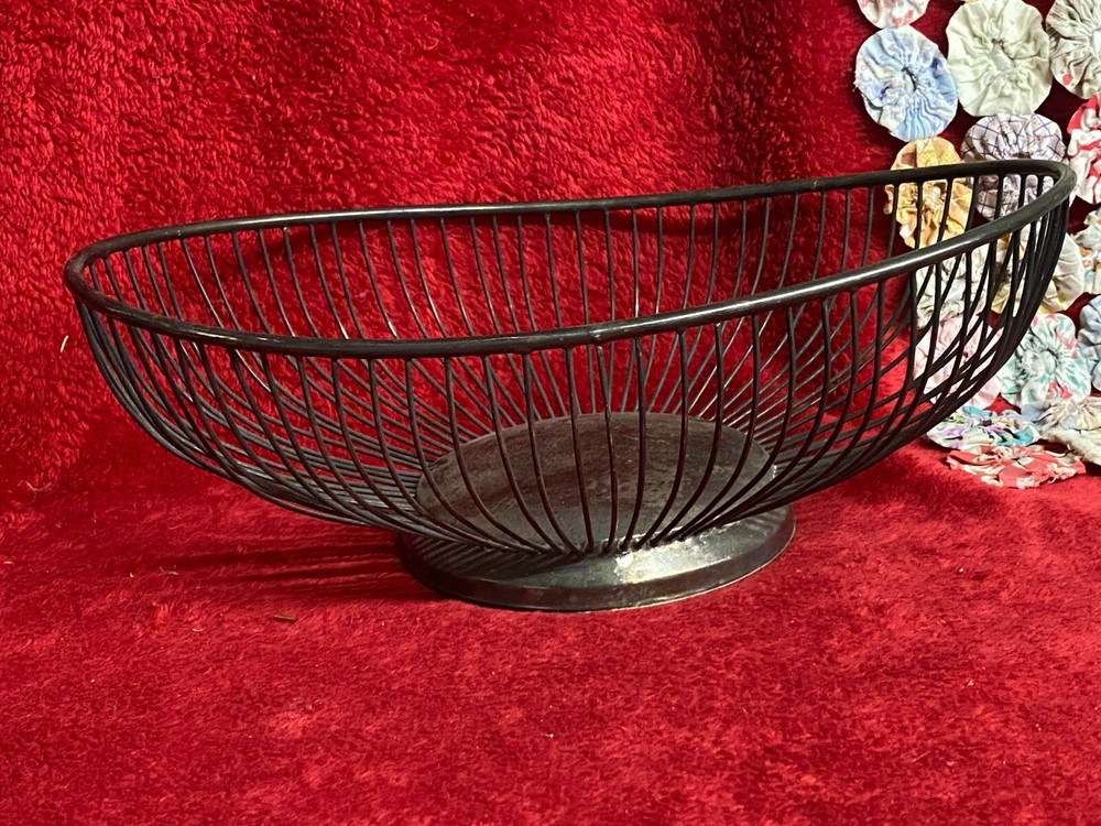 Vtg Silverplate Oval Open Wire Design Basket