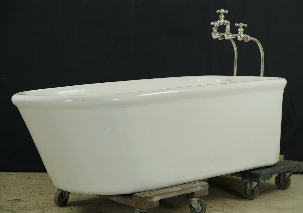 Reclaimed 5 ft. White Earthenware Ceramic Bathtub