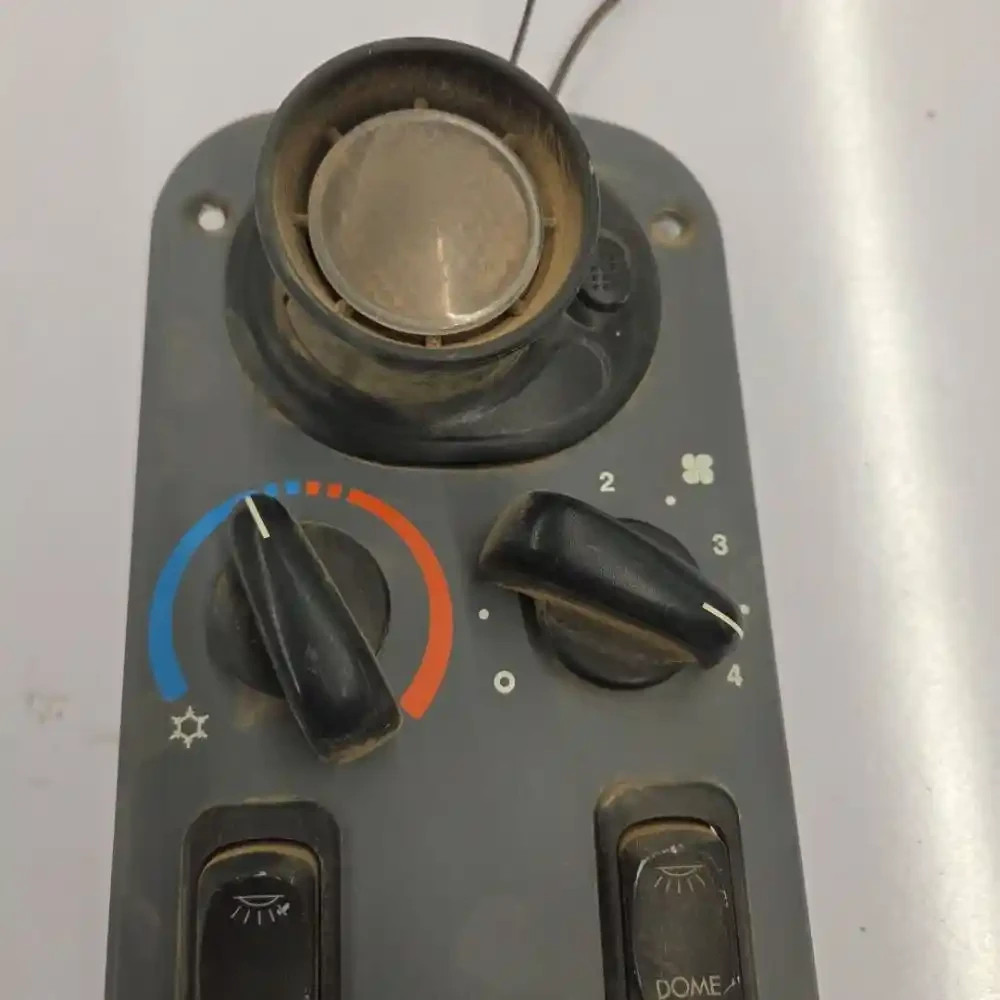 2006 Freightliner Columbia Sleeper Heater Controls