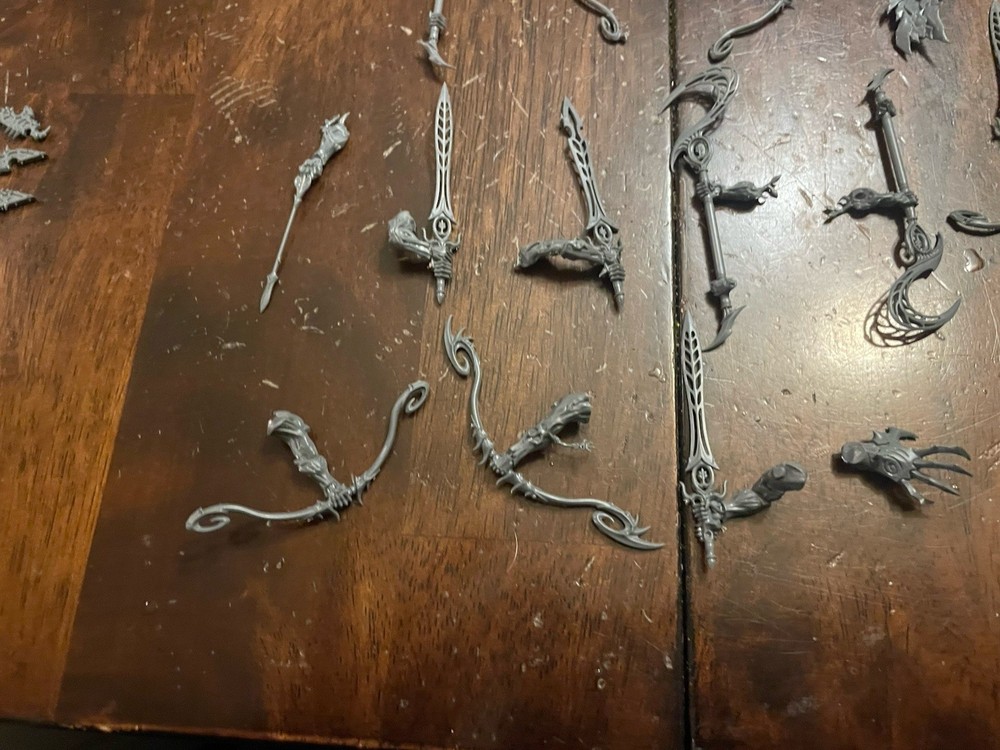 Sylvaneth - Kurnoth Hunters - Greatswords Arms Shoulders + Bits. S2￼