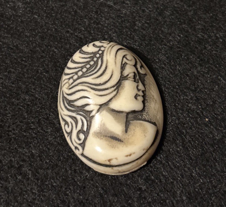 Oval Domed Cameo