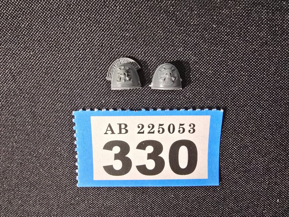 Games Workshop Warhammer 40k Bits Space Marines Shoulder Pads