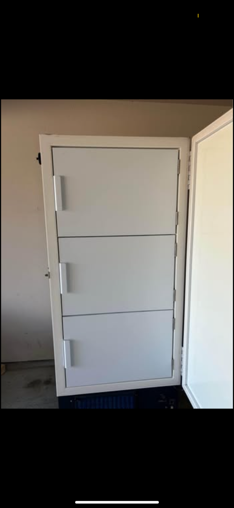 NEW BRUNSWICK SCIENTIFIC Low Temp Freezer