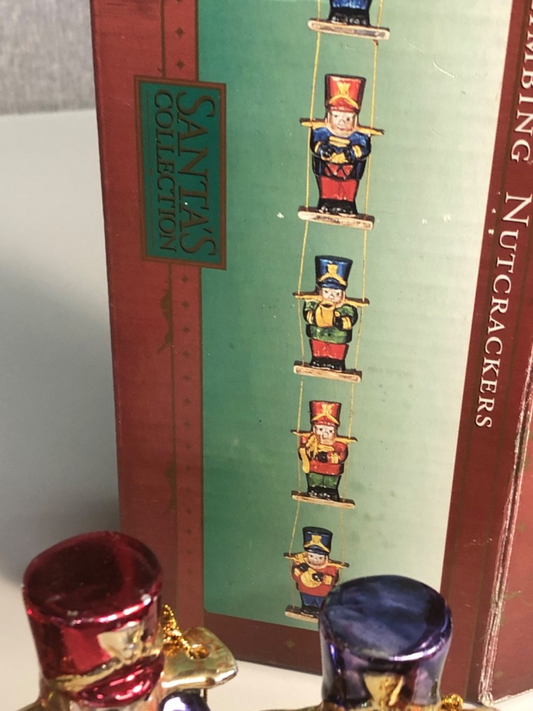 Santa's Collection, climbing nutcrackers (388)