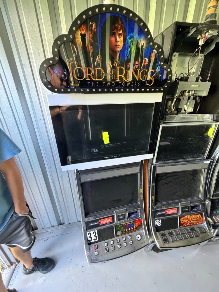 Slot Machine Lot 11 total READ