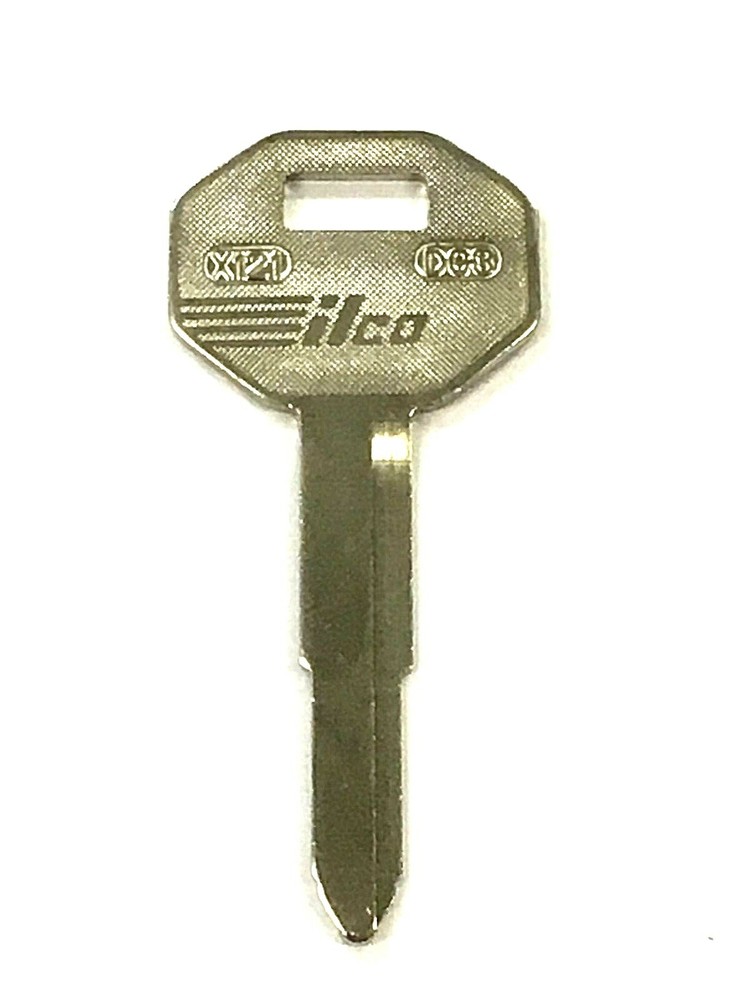 1 Daewoo excavators Construction Equipment X121 DC3 Key Blank