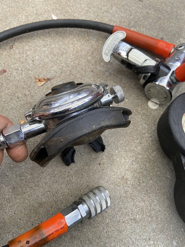 VINTAGE SCUBAPRO REGULATOR - Untested