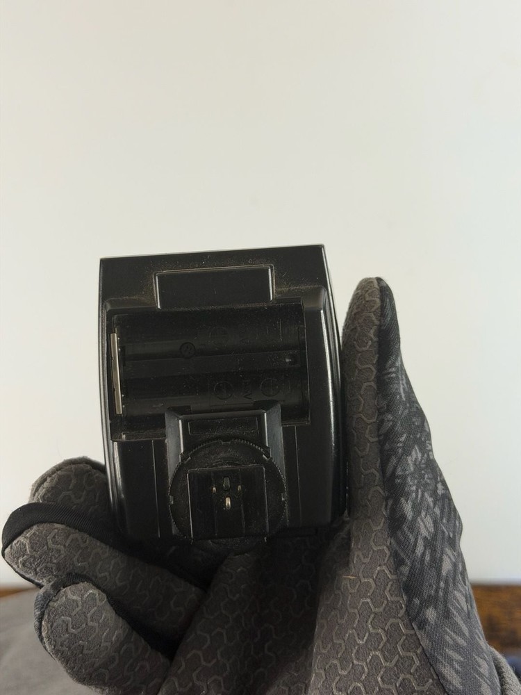 Olympus T20 Electronic Flash for OM System Cameras (Missing Battery Door)