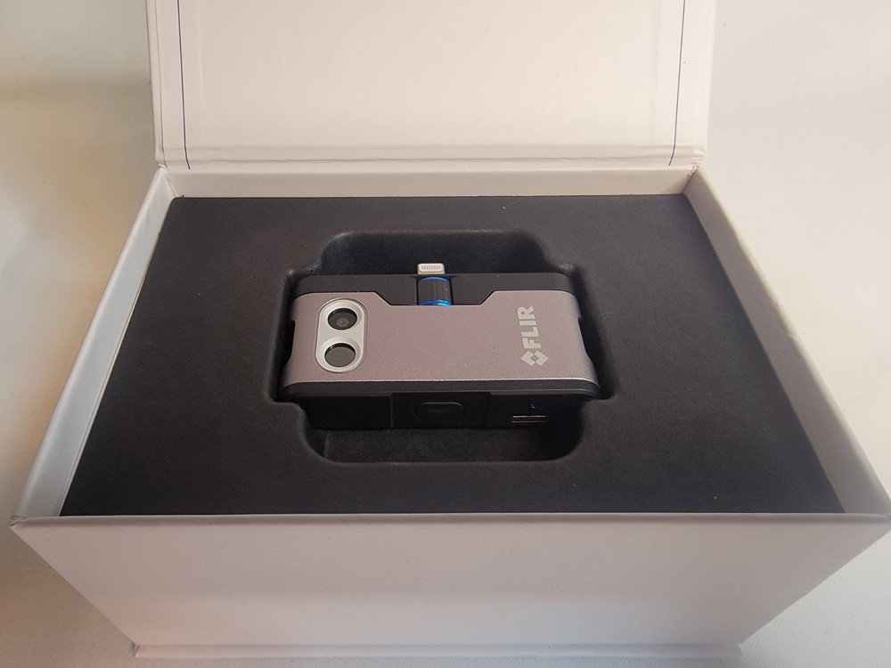 FLIR ONE Thermal Imaging Camera iOS iPhone/iPad Lightning- Open box