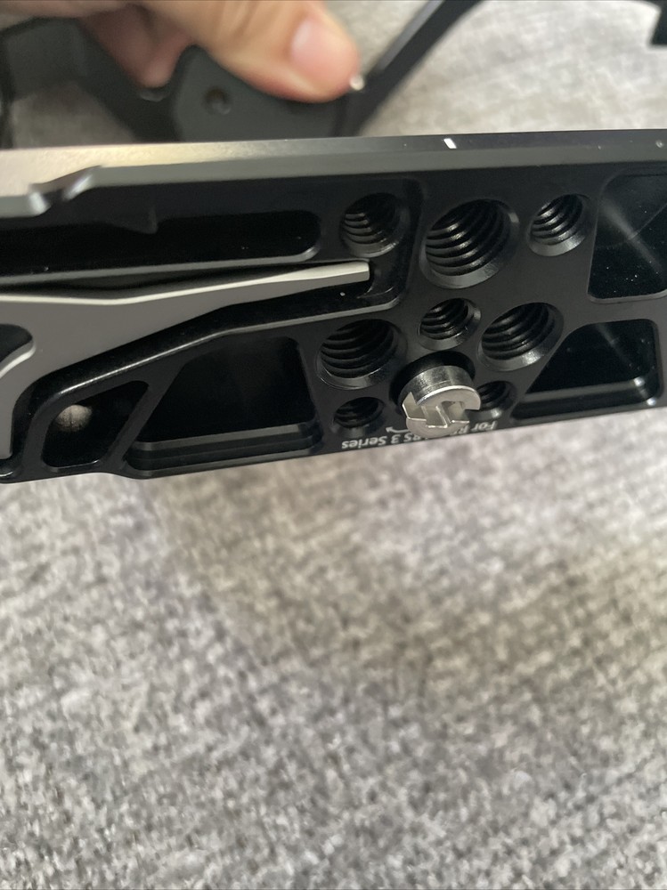 Neewer Camera Cage for RS2 RS3 Camera Cage Only - No Box