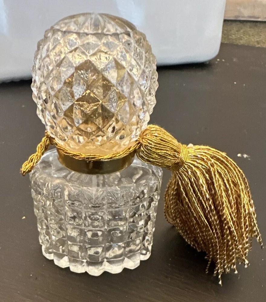 Vintage Diamond Point Clear Atomizer With Gold Tassel