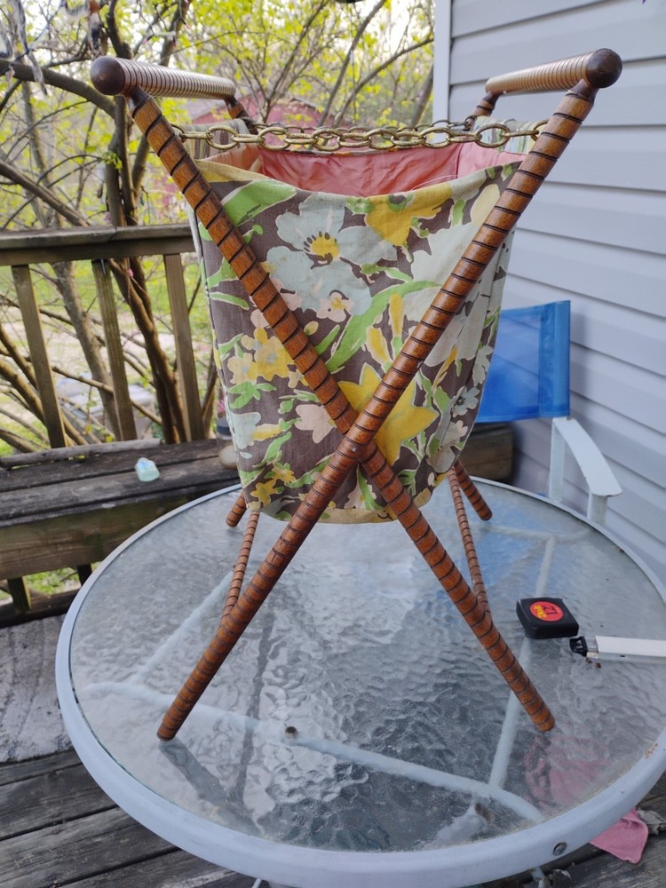 Tall 22" Vtg Sewing/Knitting Folding Caddy - Wood Frame Opens Secure chain