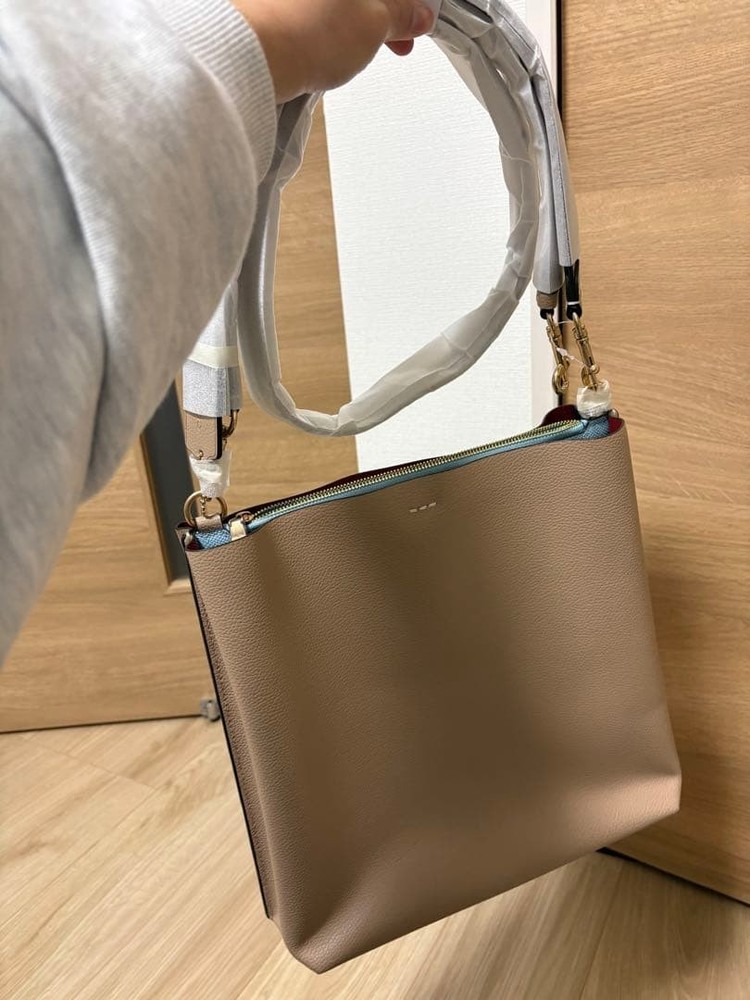COACH Beige Leather Shoulder Bag New