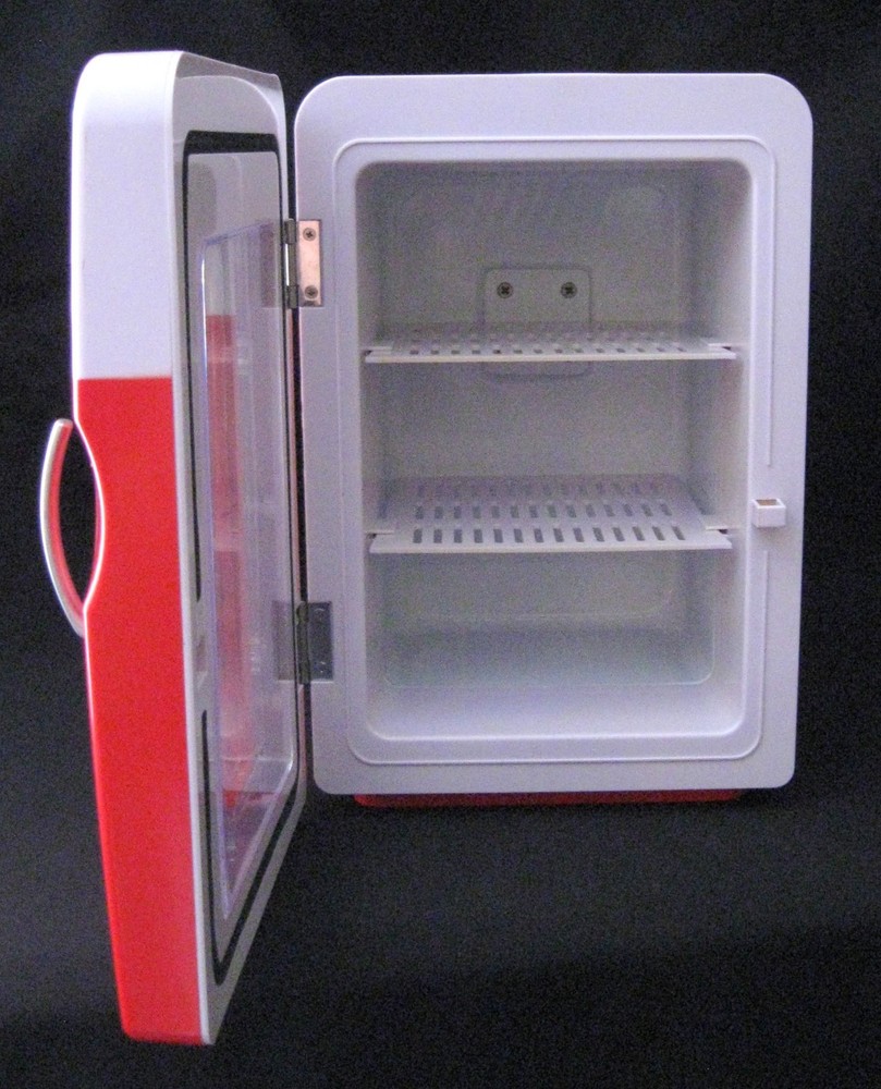 Refreshing Ice Cold Drinks Mini Refrigerator Cold or Hot Coke?? Excellent Cond.