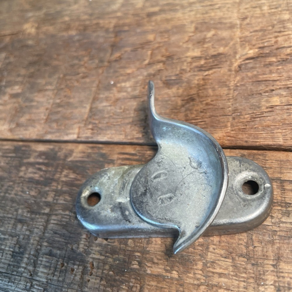 Window Sash Lock Latch Vintage Craftsman Solid Smooth Plate (Replacement)