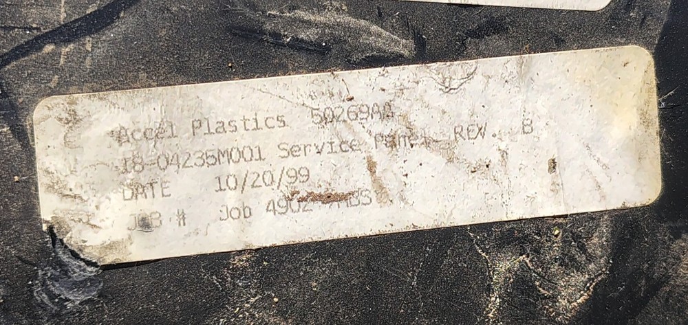 PETERBILT 18-04235M001 PANEL-SERVICE