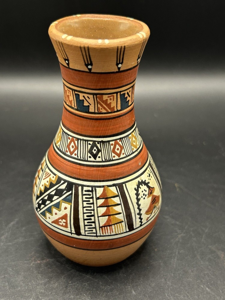 Cusco Peru Art Pottery Hand Painted Patterned Vase 4.5" Vintage Decor Signed