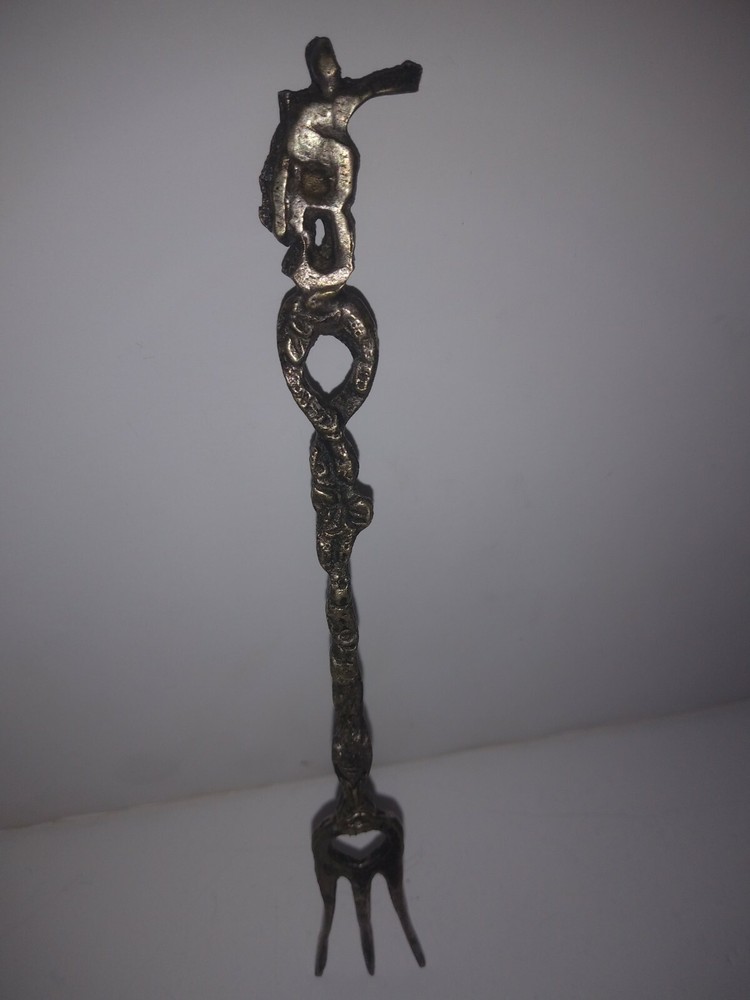 Antique ? Olive Fork Hor D'ouevres Fork w Crest ; Decorative Chic