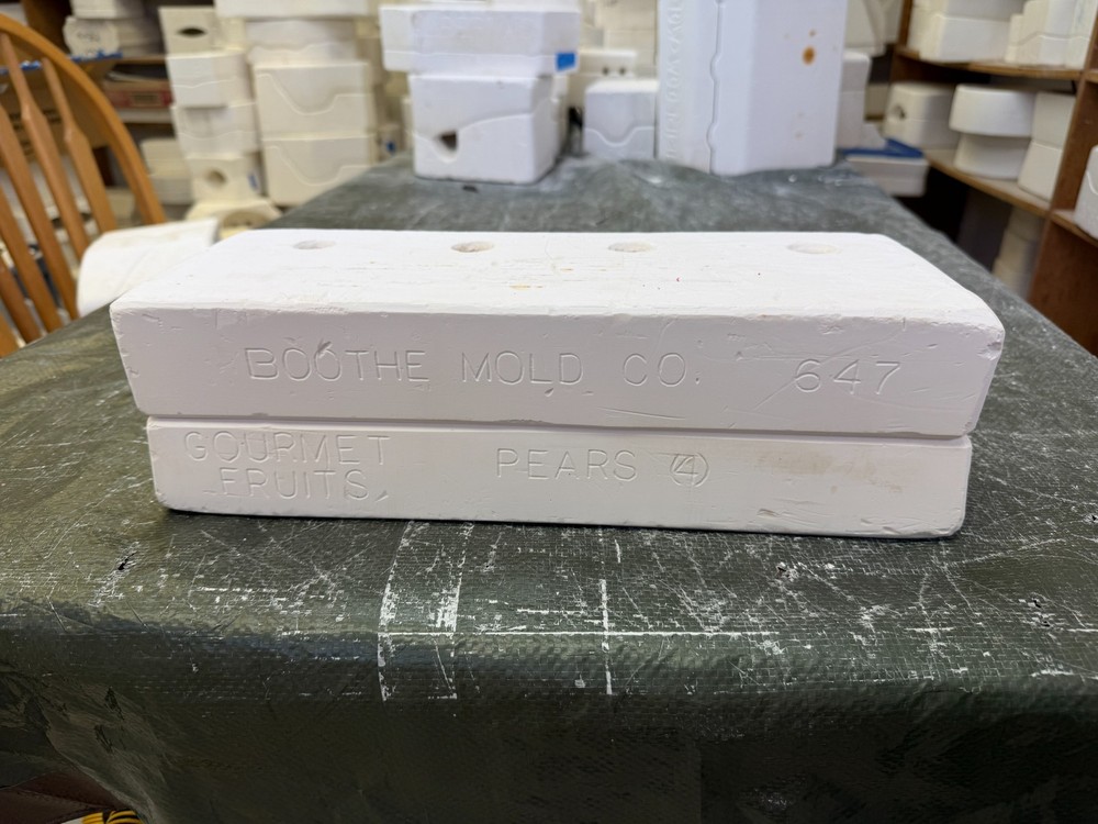 VINTAGE BOOTHE CERAMIC MOLD #647 PEARS