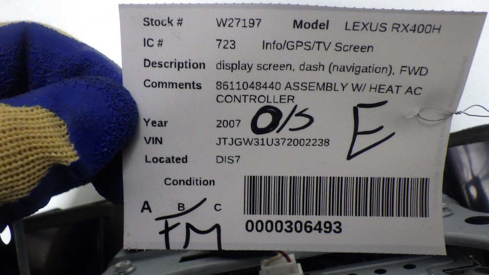 07 LEXUS RX400H Info Screen 8611048440