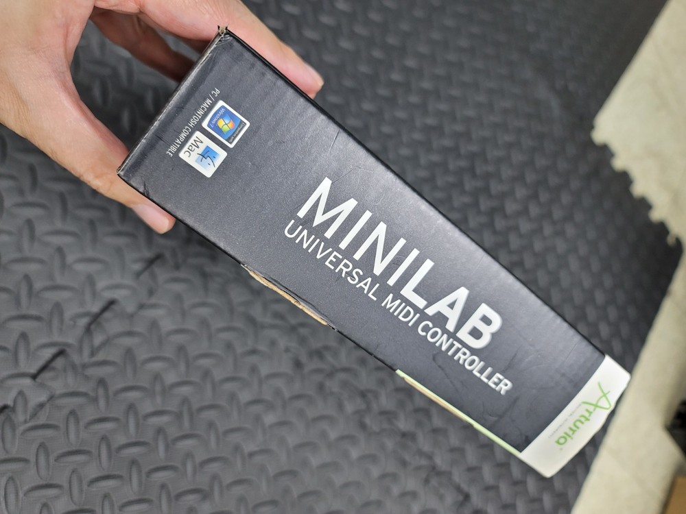 Arturia MINILAB Universal MIDI Controller Keyboard