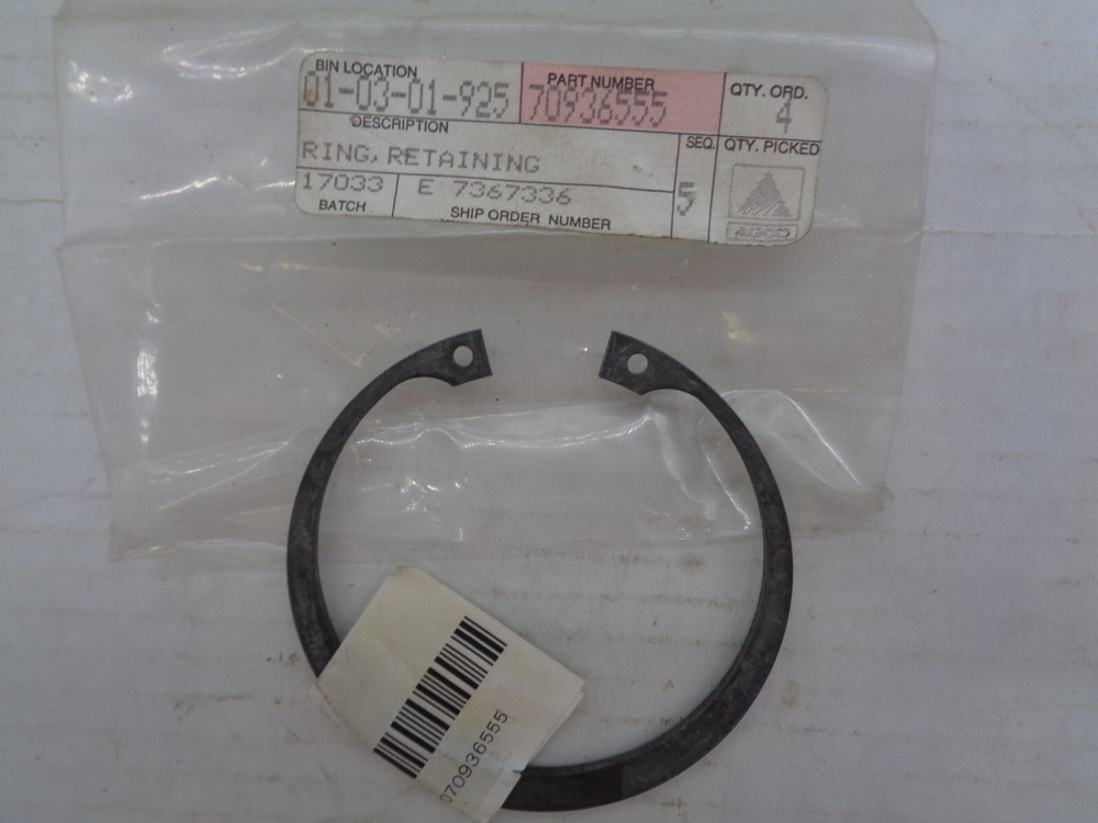 AGCO RING/RETAINING - 70936555  BX5